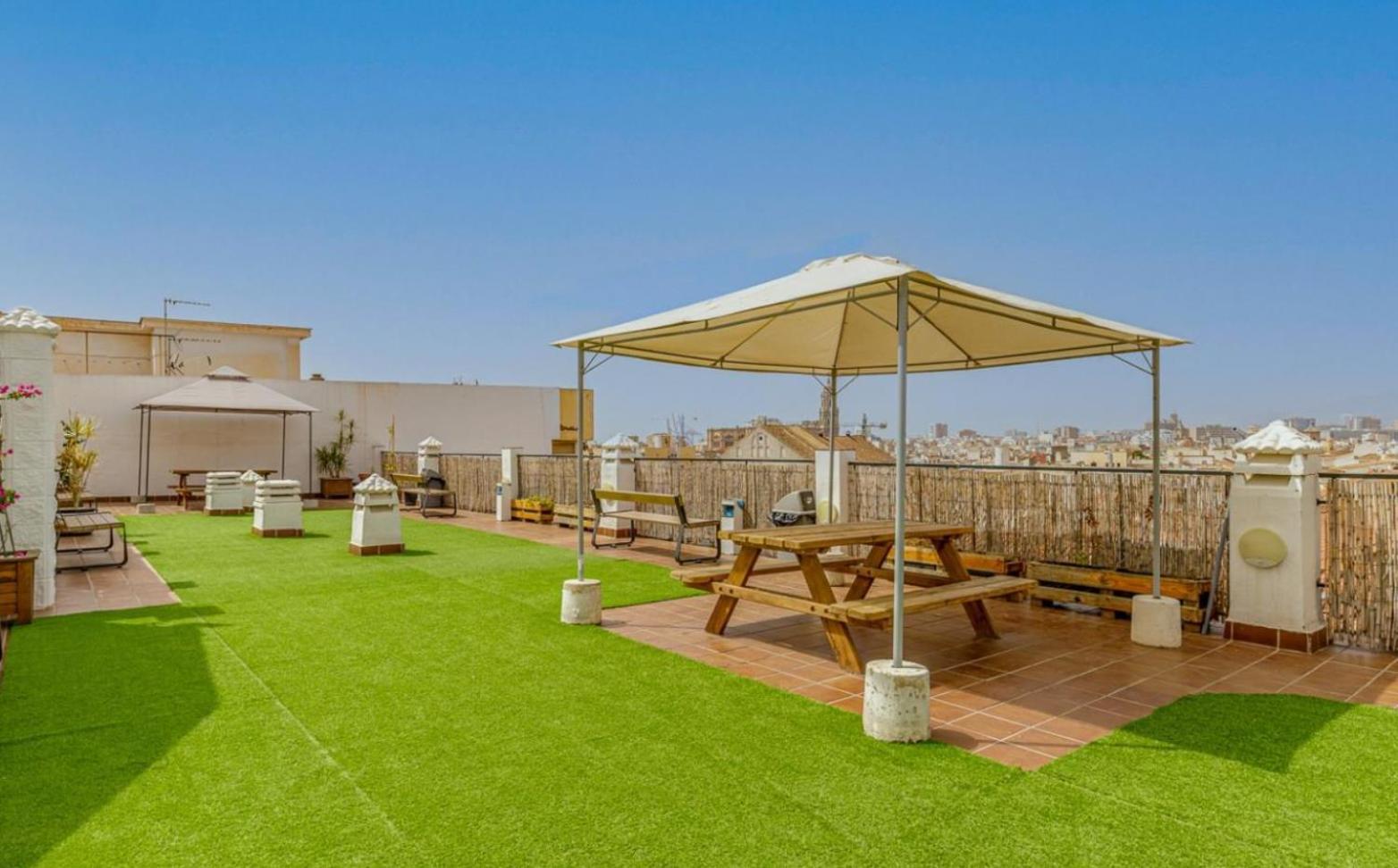 Apartamento Centrico La Merced - Free Parking & Free Gym Малага Экстерьер фото