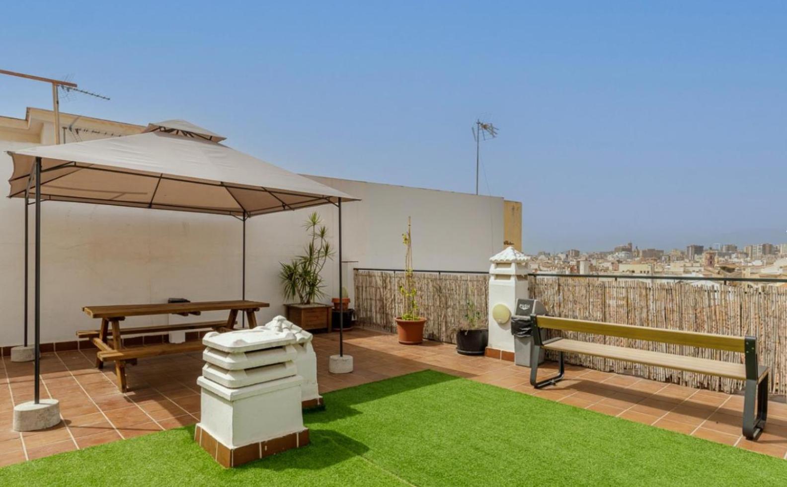 Apartamento Centrico La Merced - Free Parking & Free Gym Малага Экстерьер фото