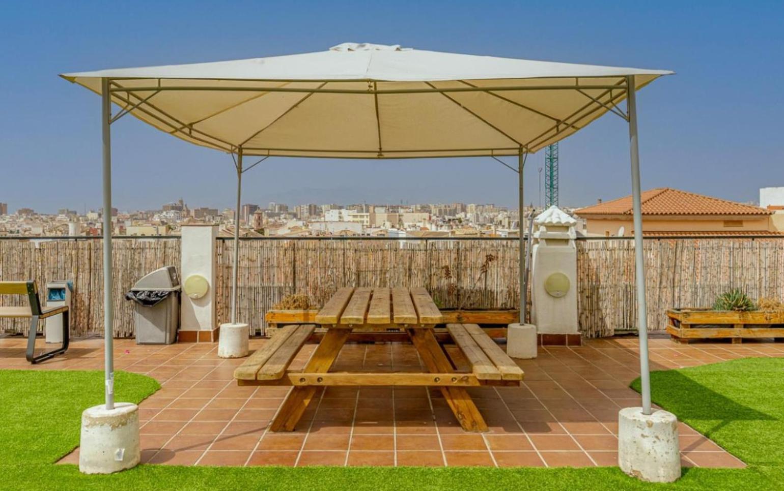Apartamento Centrico La Merced - Free Parking & Free Gym Малага Экстерьер фото